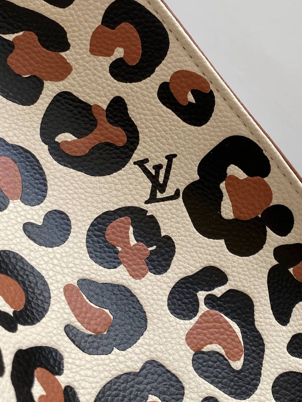 Louis Vuitton Wild At Heart OnTheGo MM M58521 Replica Tote
