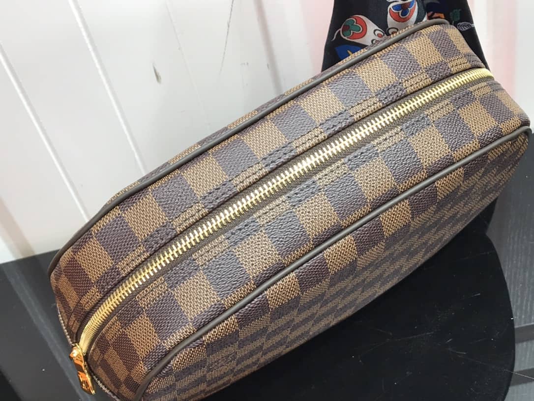 Louis Vuitton Damier Ebene Toiletry Bag Replica M47527