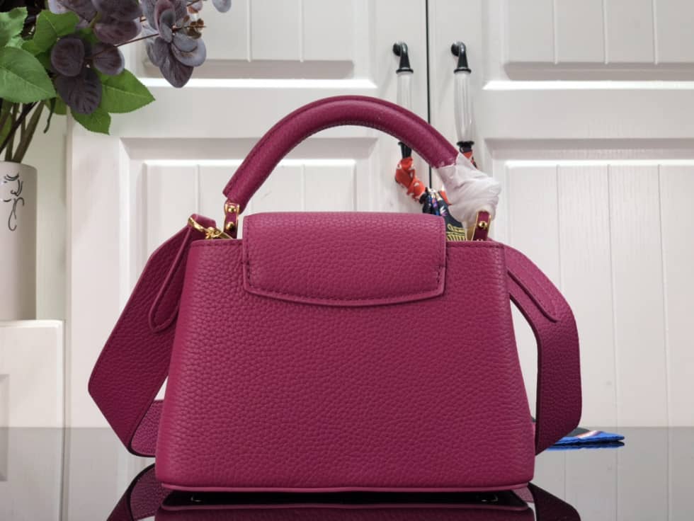 Louis Vuitton Capucines MM Rose M59066 Replica Shoulder Bag