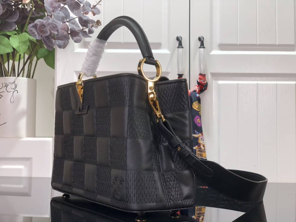 Louis Vuitton Capucines MM Black M59225 Replica Shoulder Bag