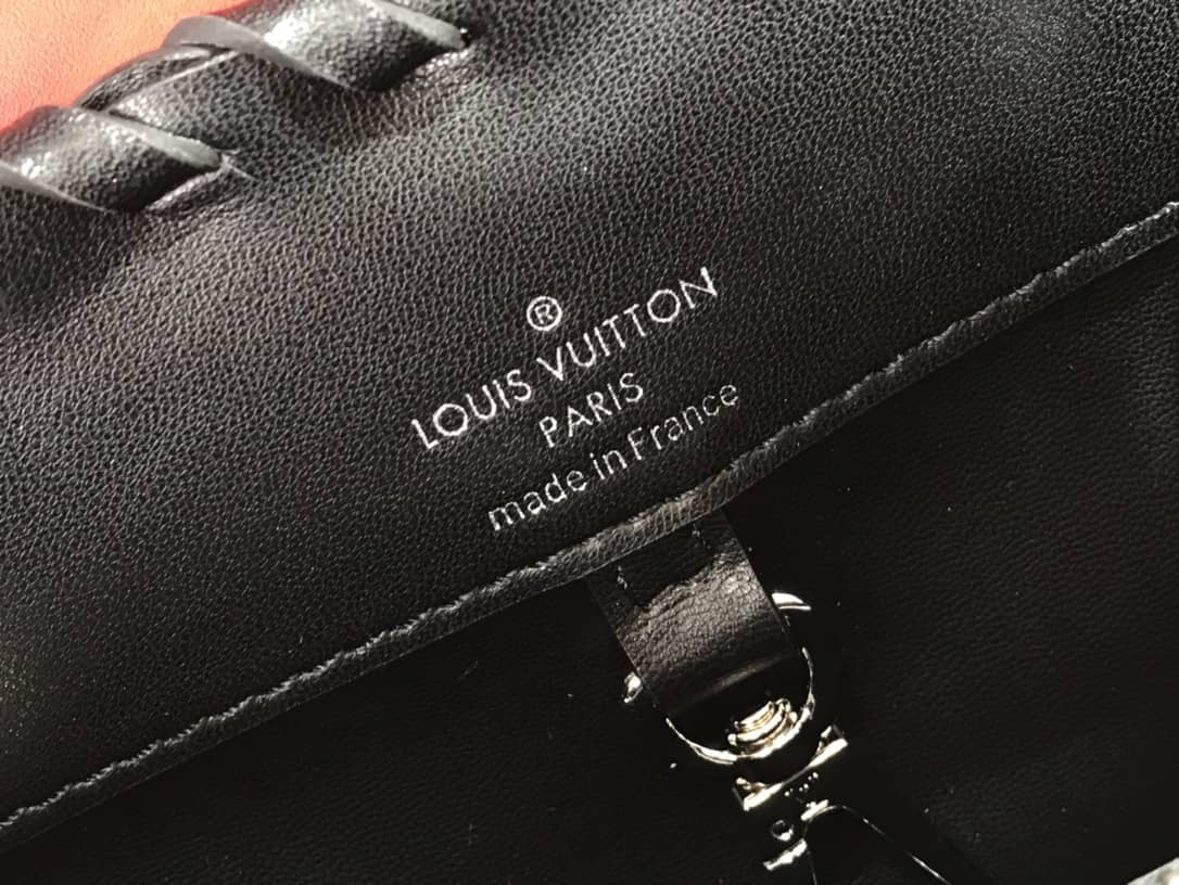 Louis Vuitton Capucines Taurillon Hand Shoulder Bag Replica Red M94519