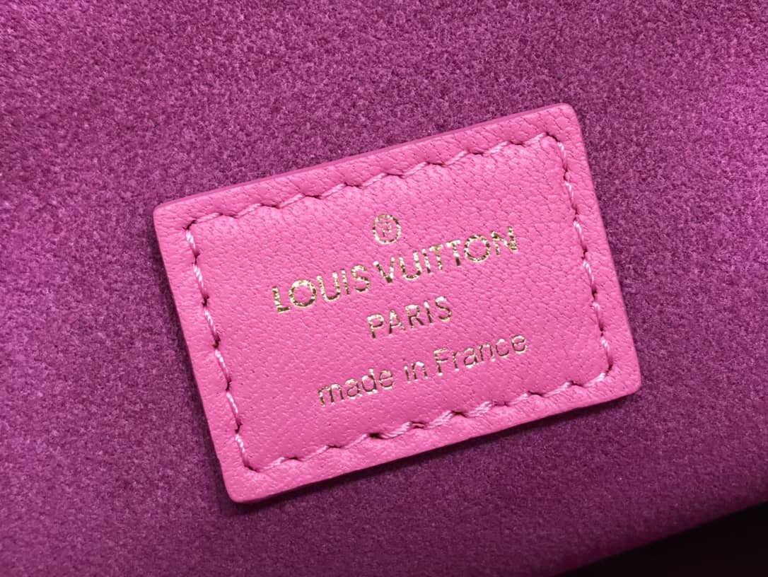Best Replica Louis Vuitton Embossed Lambskin Coussin PM Replica Bag Pink M58628(ColaReps)