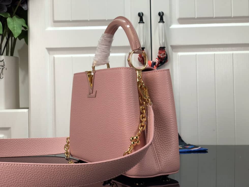 Louis Vuitton Capucines BB M59065 Replica Shoulder Bag