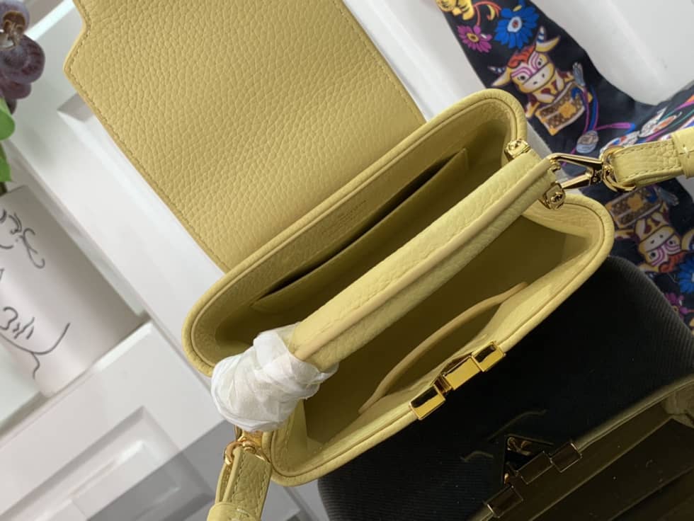 Louis Vuitton Capucines Mini Yellow M59872 Replica Shoulder Bag