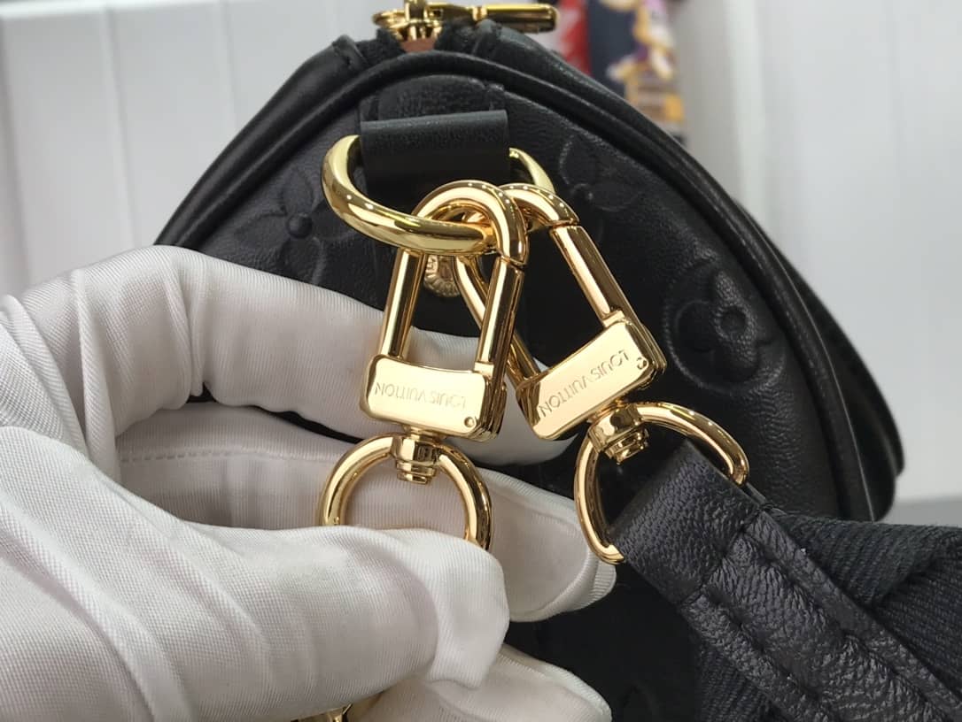 Louis Vuitton Speedy Bandouliere 22