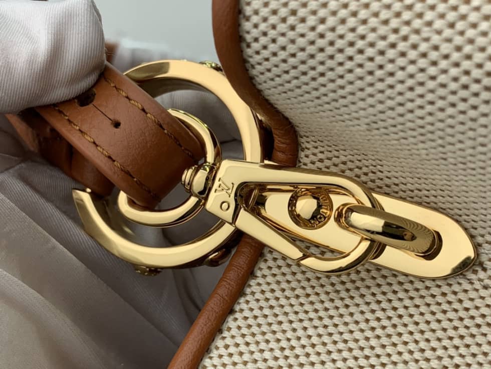 Louis Vuitton Capucines MM M59872 Replica Shoulder Bag