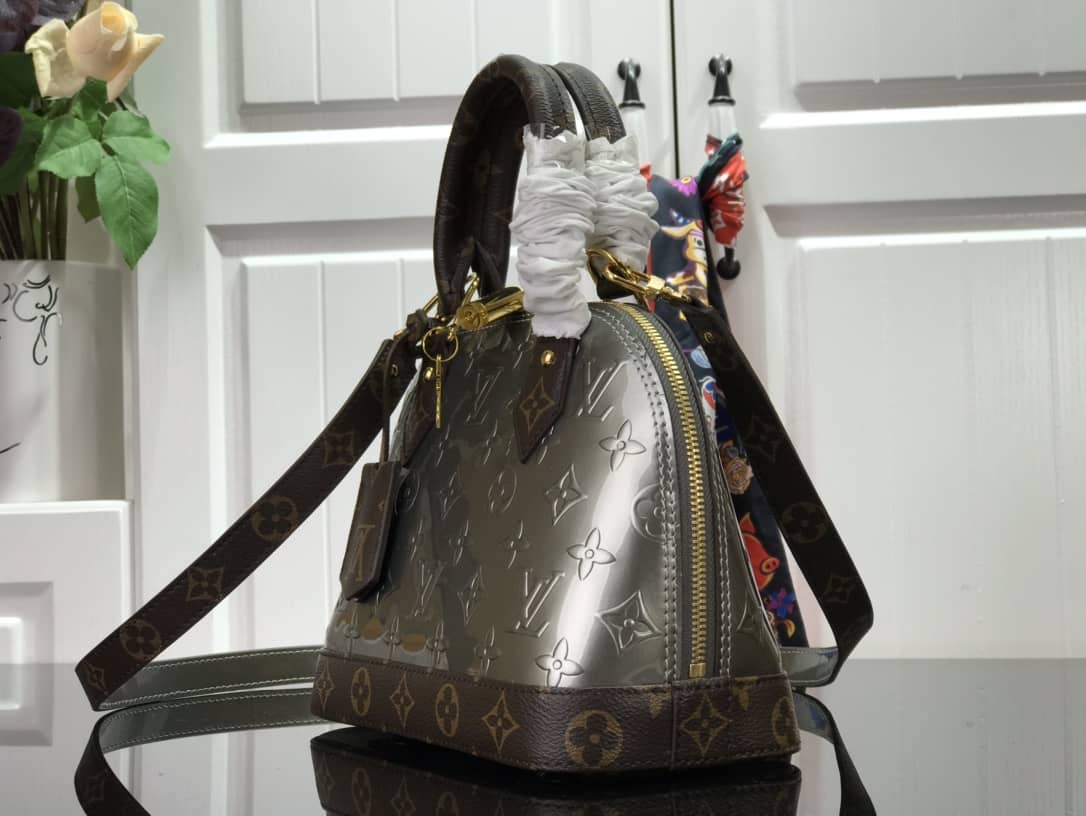 Best Replica Louis Vuitton Alma BB Vernis Leather Shoulder Bag Replica Green M44389(ColaReps)