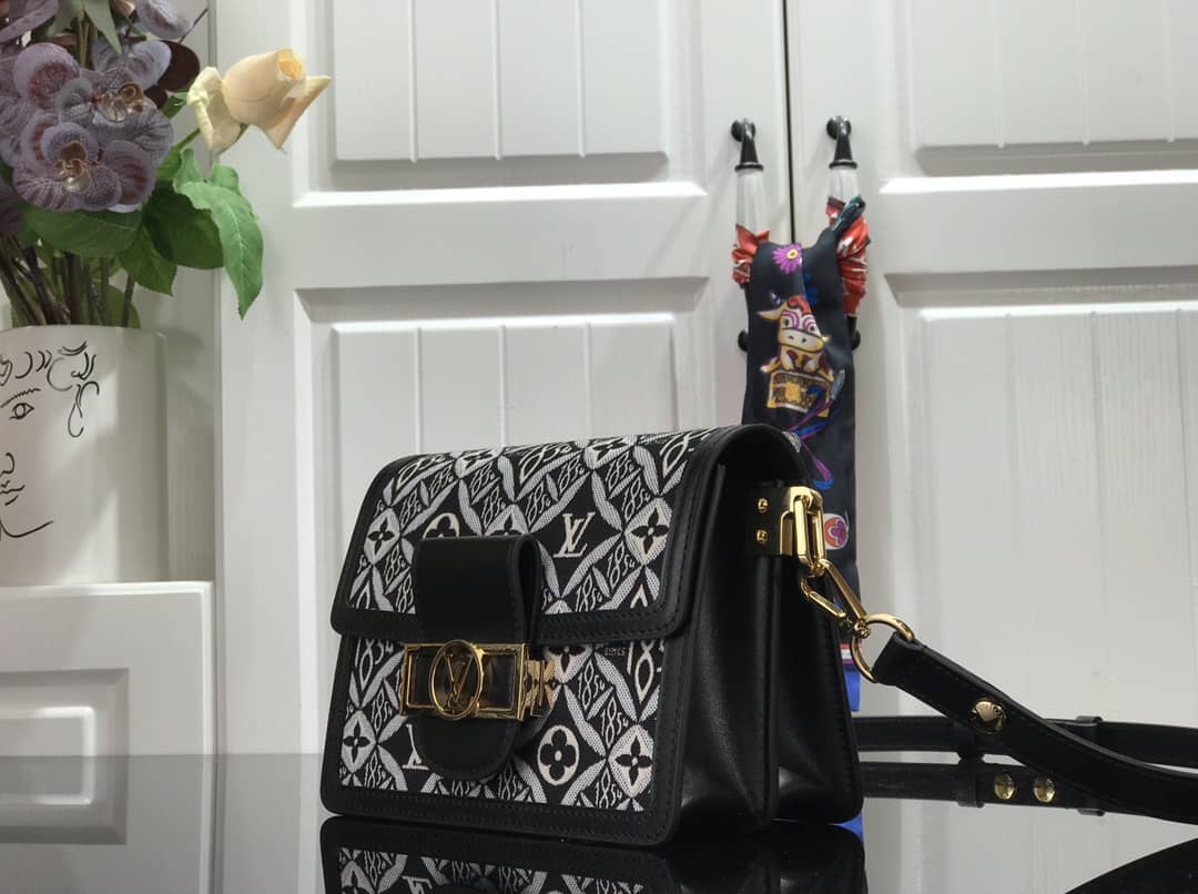 Louis Vuitton Dauphine Mini Monogram Replica Crossbody Bag Black M44580