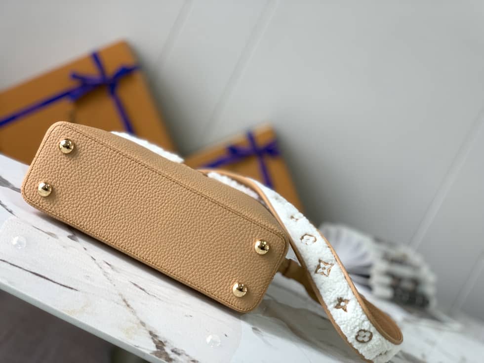 Louis Vuitton Capucines BB Cruise M59267 Replica Crossbody Bag