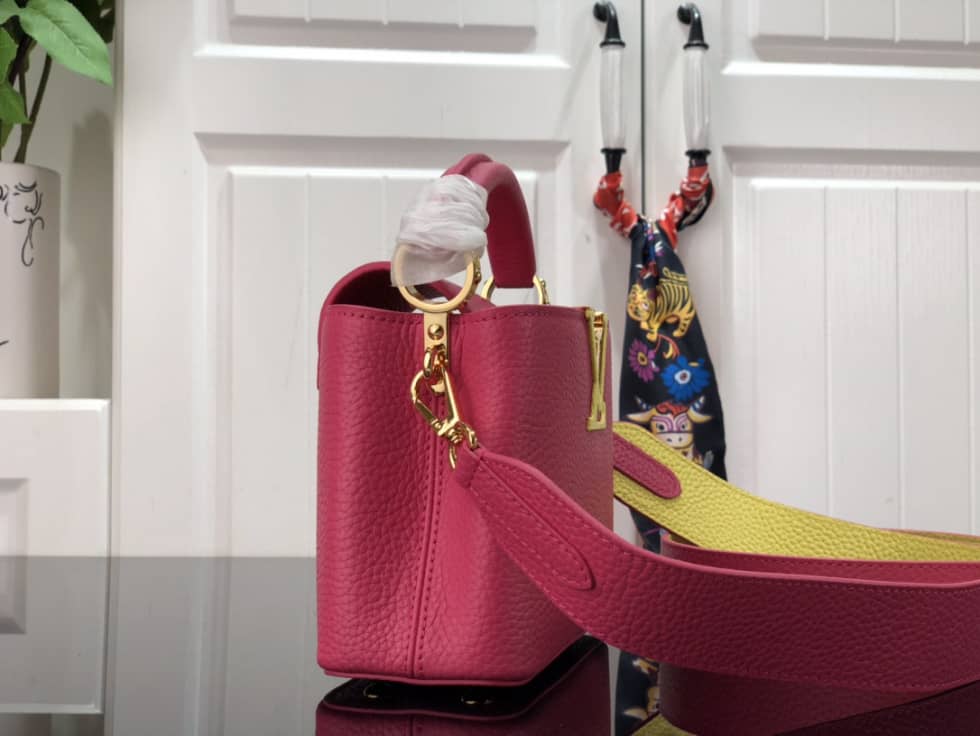 Louis Vuitton Capucines Mini M59440 Replica Shoulder Bag