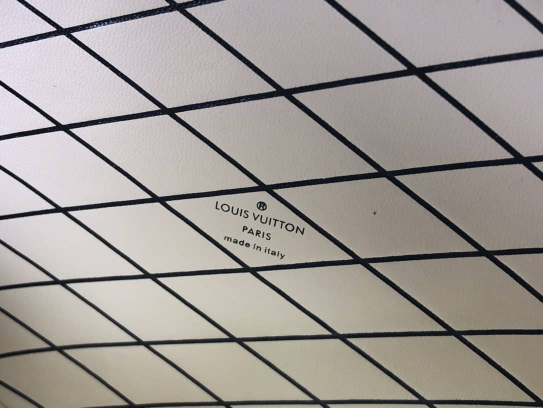 Louis Vuitton Petite Boite Chapeau Crocodilien Brillant Replica Bag Purple N93597