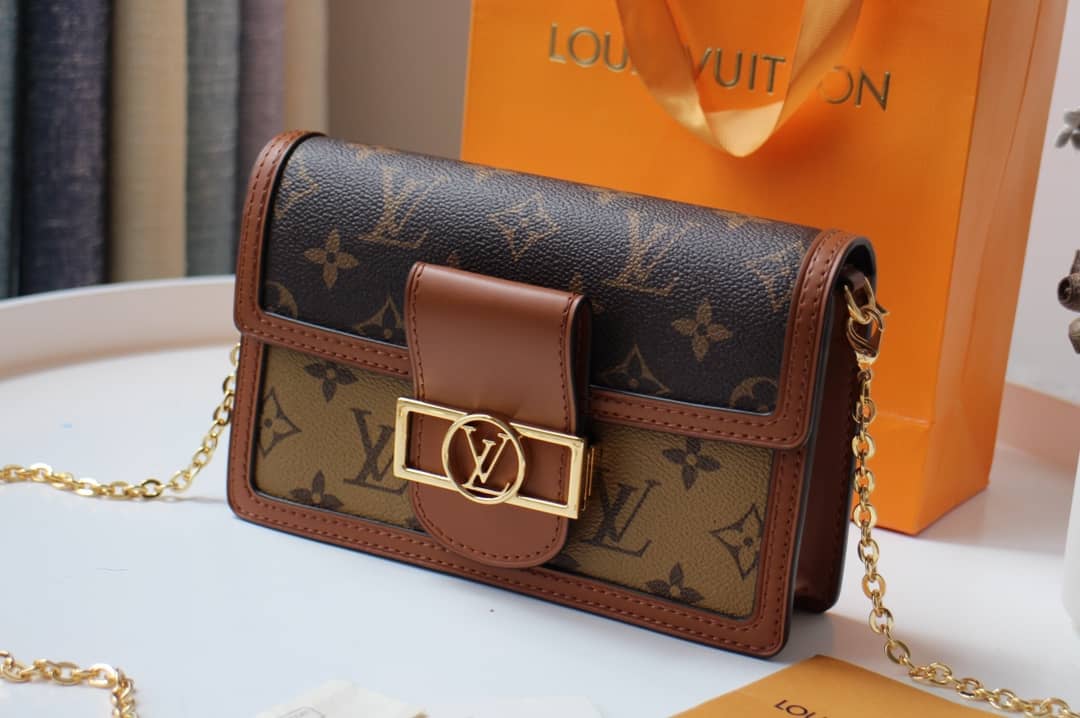 Louis Vuitton Dauphine Chain Wallet Replica Shoulder Bag Brown M68746