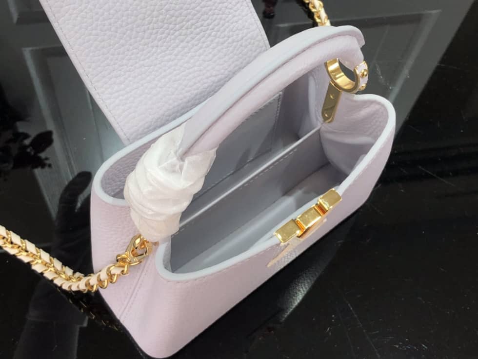 Louis Vuitton Capucines Mini M59709 Replica Shoulder Bag