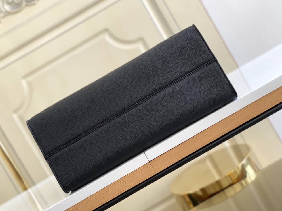 Louis Vuitton Wild At Heart OnTheGo MM Black M58522 Replica Tote