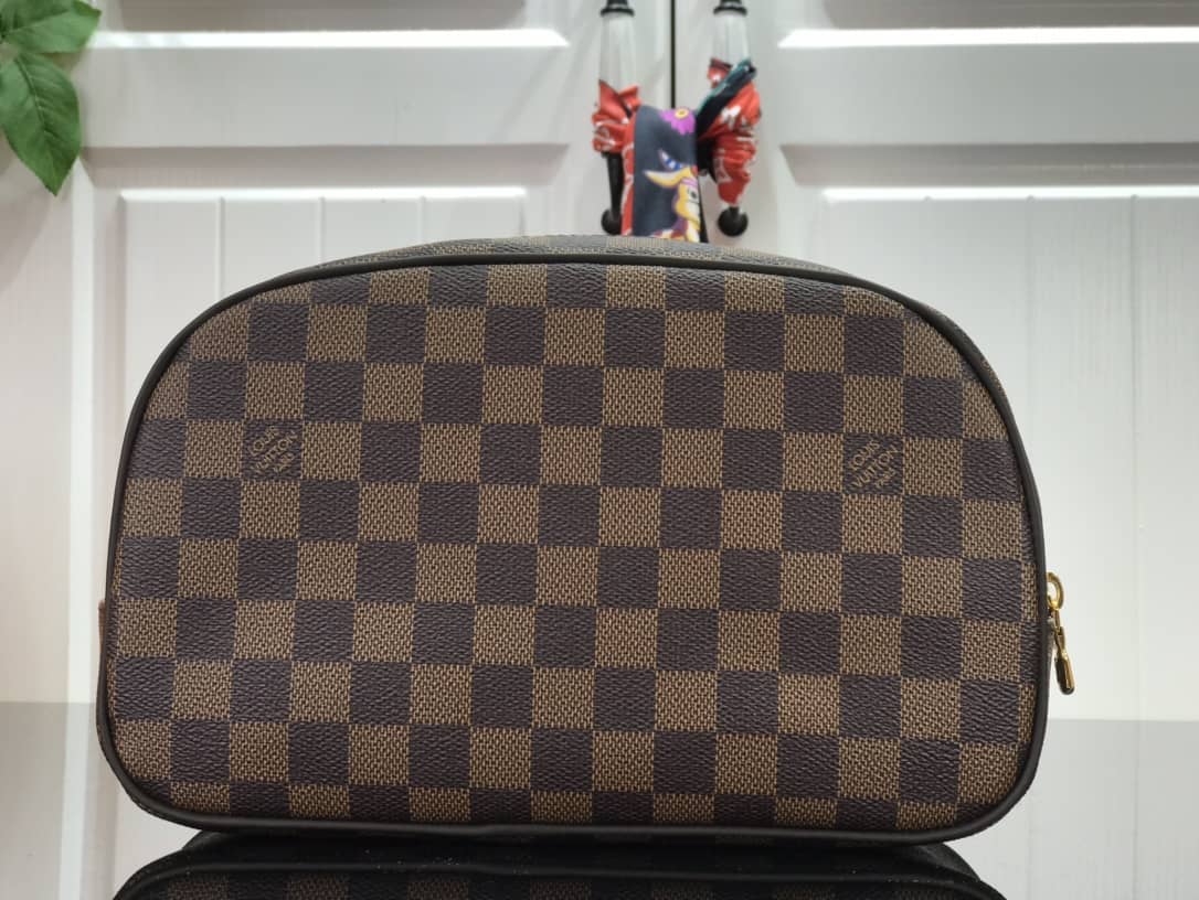 Louis Vuitton Damier Ebene Toiletry Bag Replica M47527