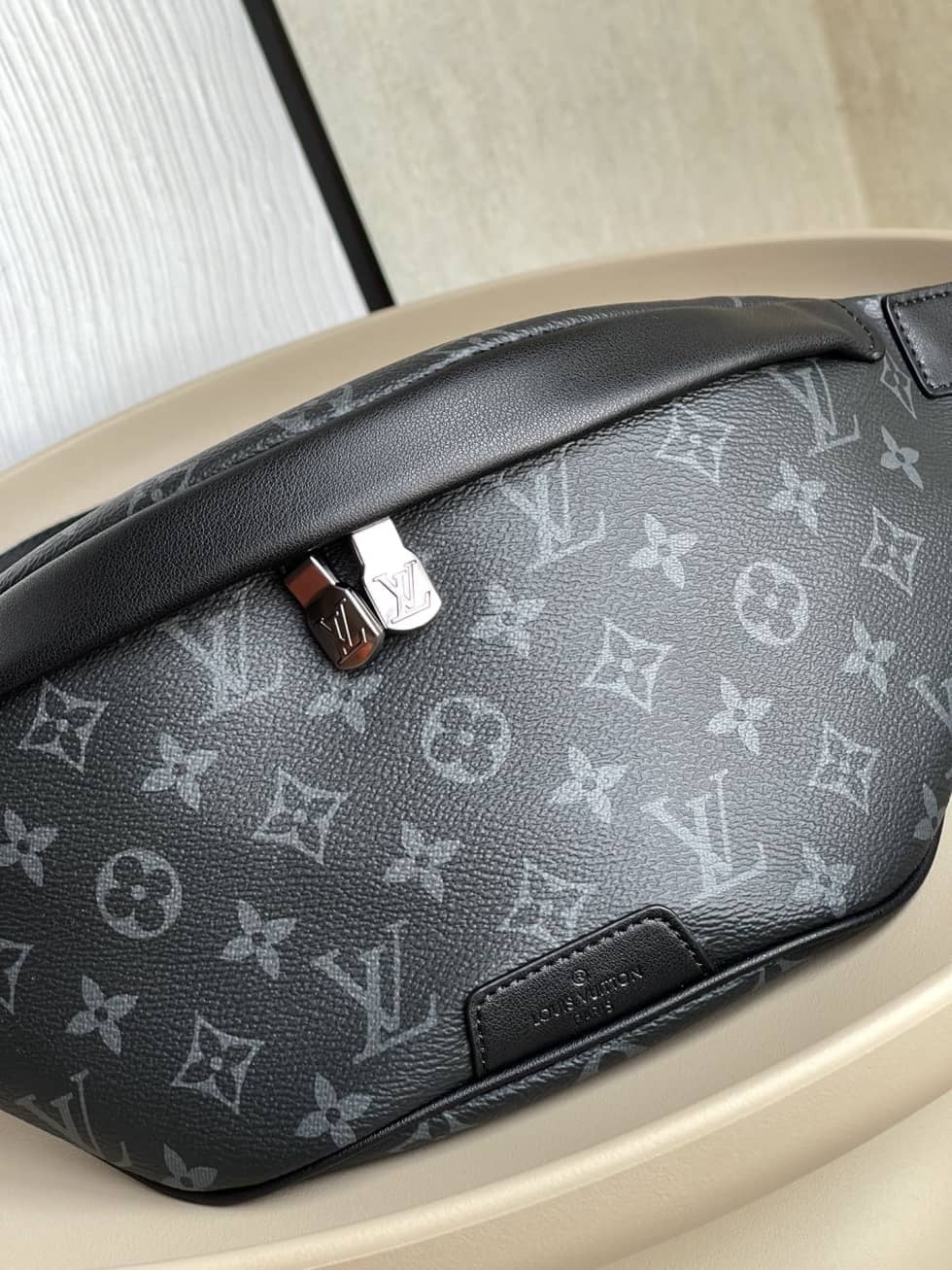 Louis Vuitton Discovery Bumbag Monogram Eclipse Black M46035 Replica Belt Bag