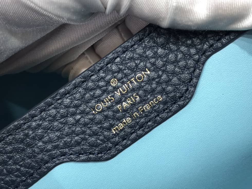 Louis Vuitton Capucines MM M59430 Replica Shoulder Bag