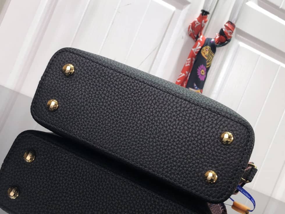 Louis Vuitton Capucines Mini M57945 Replica Shoulder Bag