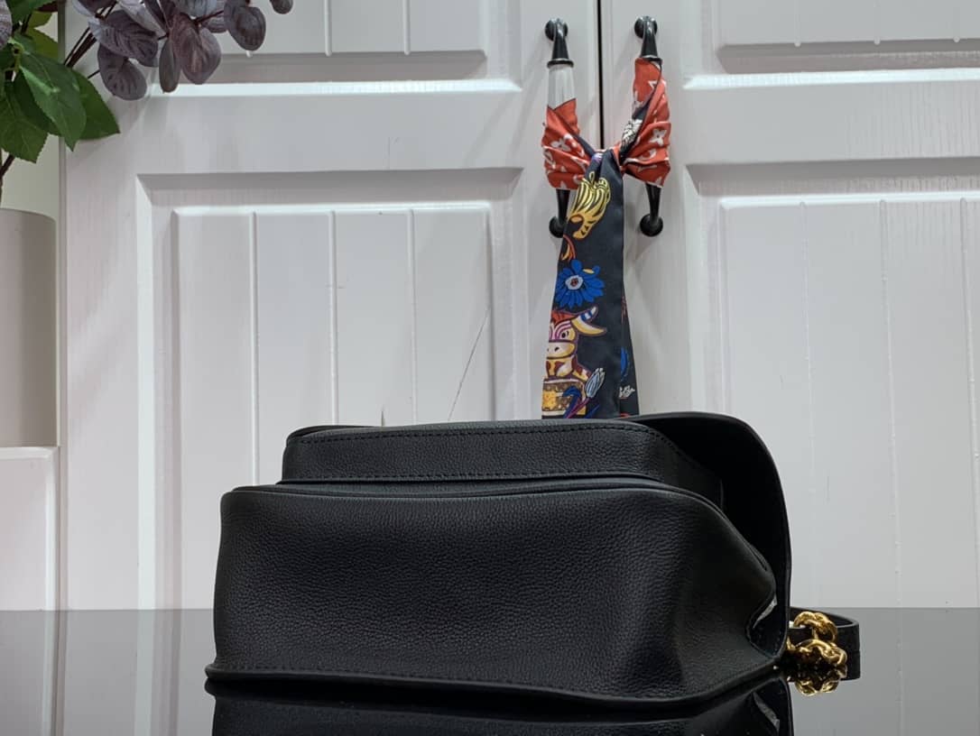 Louis Vuitton Lockme Chain PM Replica Handbag Black M57073