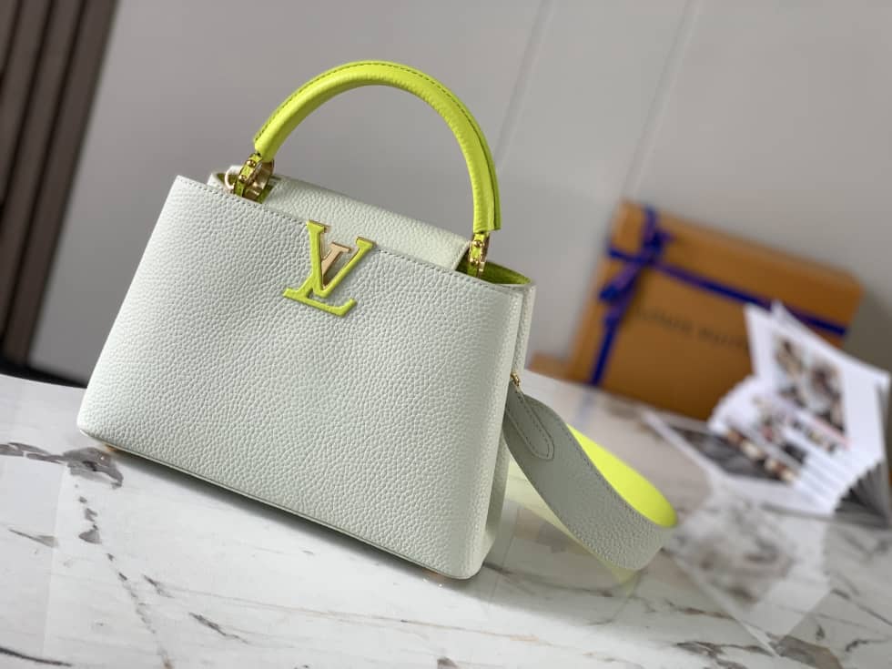 Louis Vuitton Capucines BB Snow White M59468 Replica Shoulder Bag