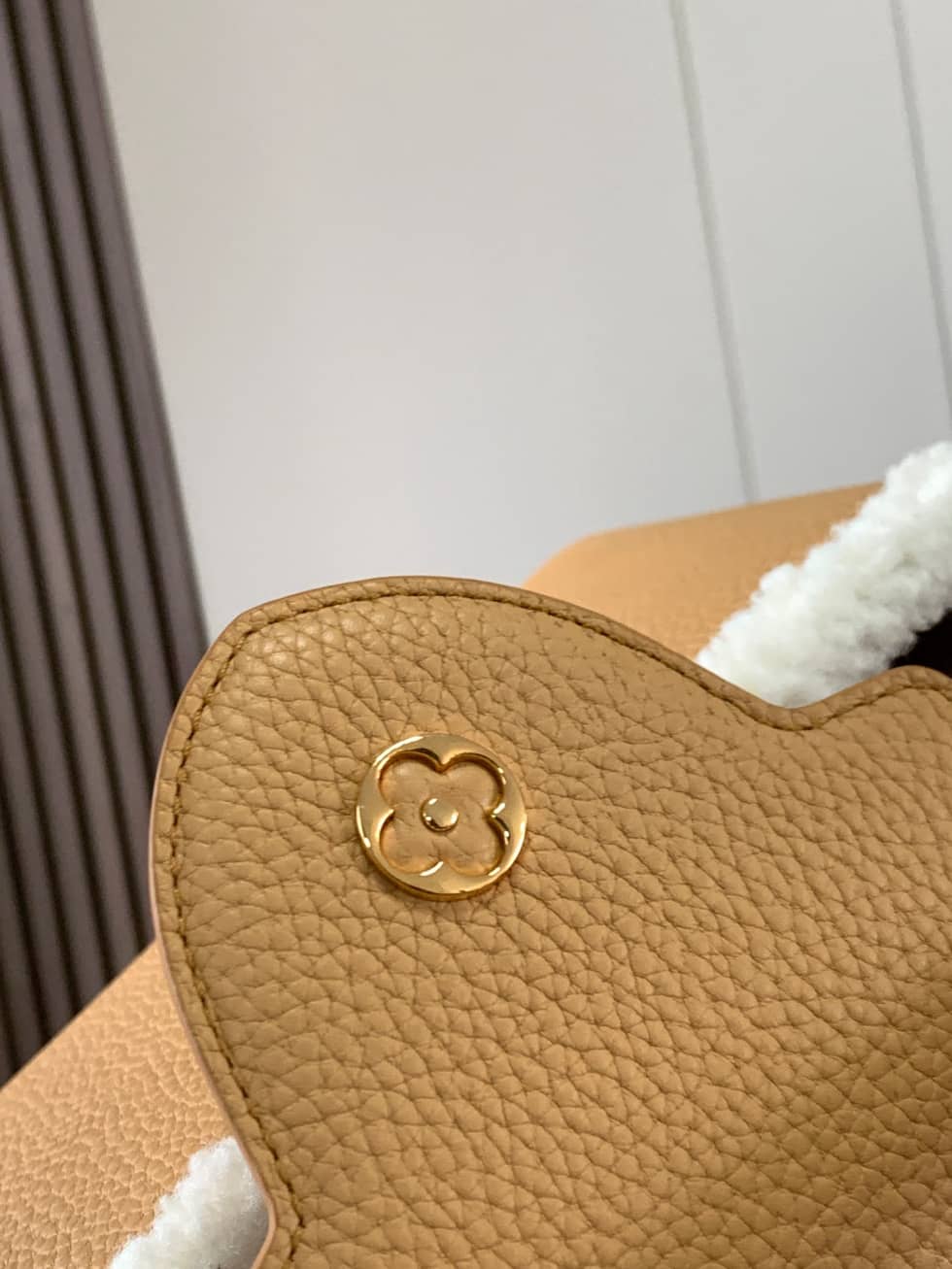 Louis Vuitton Capucines BB Cruise M59267 Replica Crossbody Bag