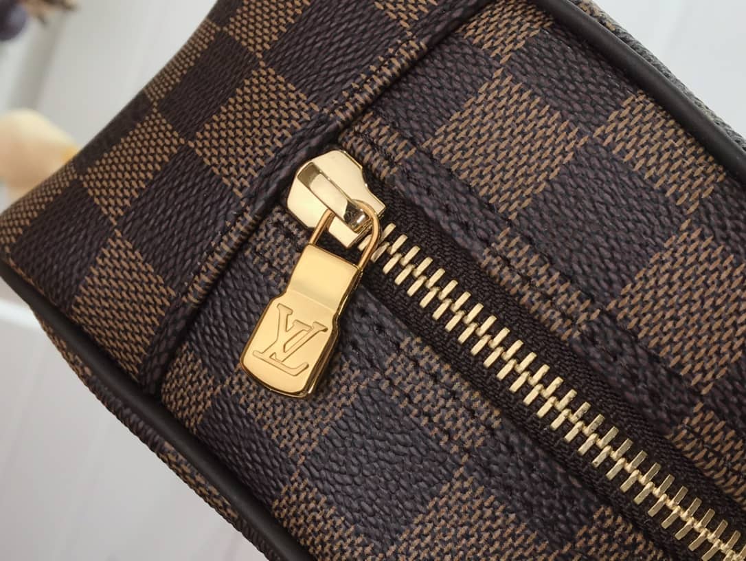 Louis Vuitton Damier Ebene Toiletry Bag Replica M47527