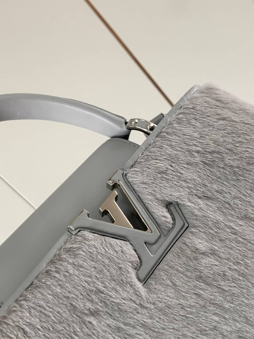 Louis Vuitton Capucines MM 2way Hand Magnolia M42258 Replica Crossbody Bag