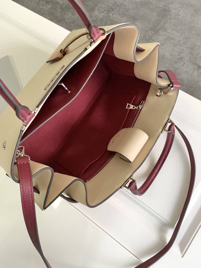 Louis Vuitton Lockme Day 2Way Bag Replica M53647