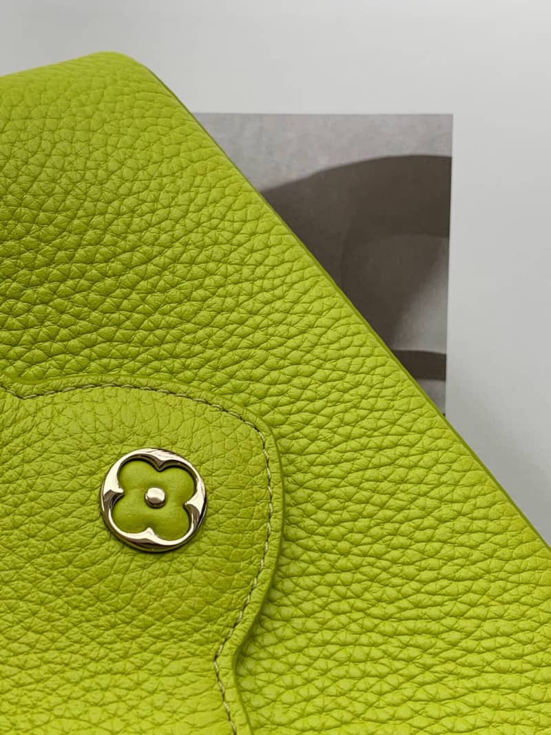 Louis Vuitton Taurillon Leather Capucines Mini Replica Bag Green M55985