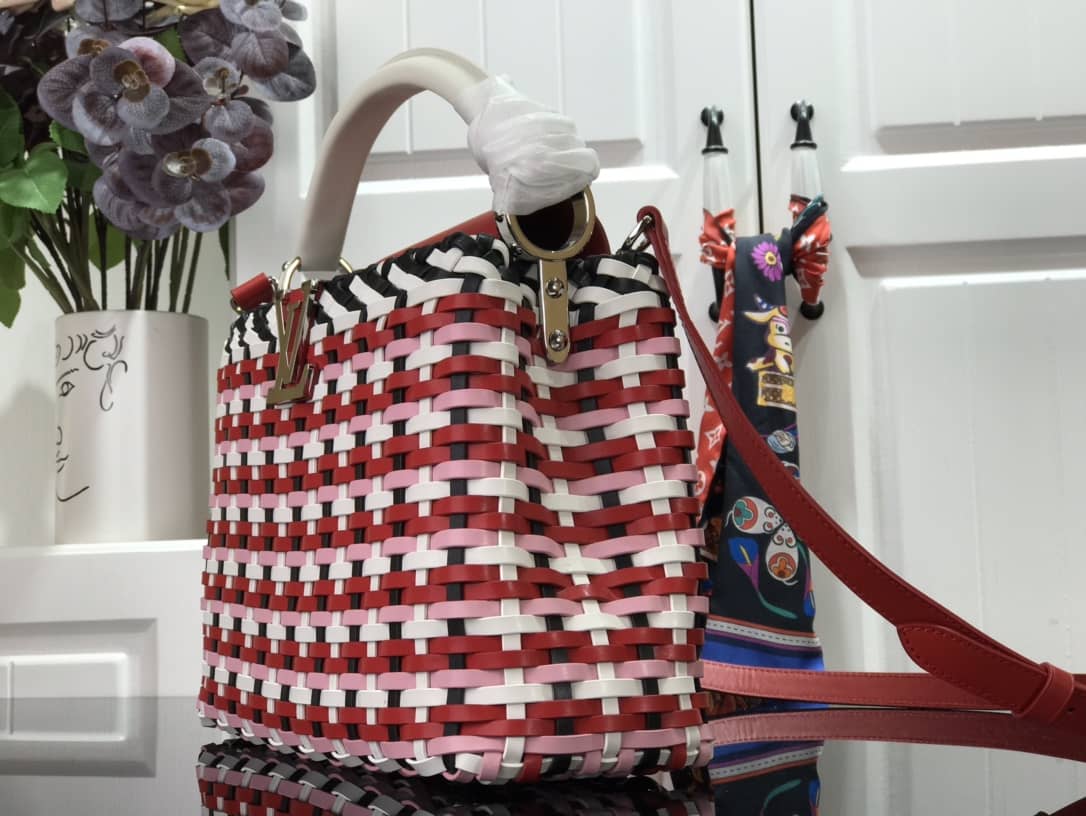 Louis Vuitton Capucines Taurillon Shoulder Bag Replica Red M94519