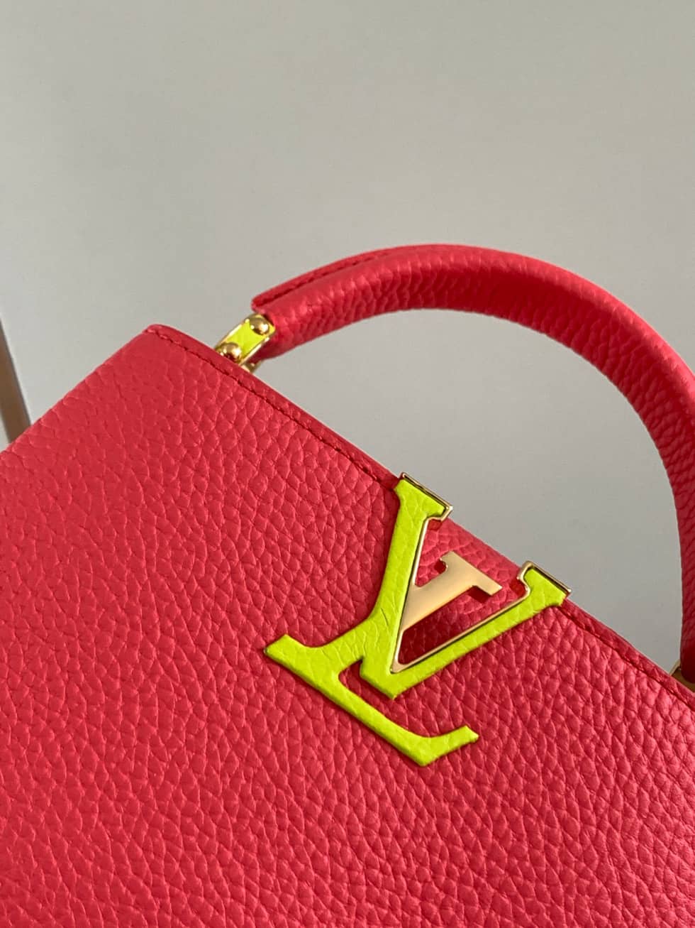 Louis Vuitton Capucines Mini M59440 Replica Shoulder Bag