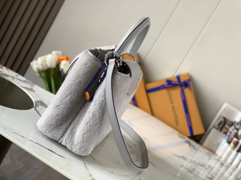 Louis Vuitton Capucines MM 2way Hand Magnolia M42258 Replica Crossbody Bag