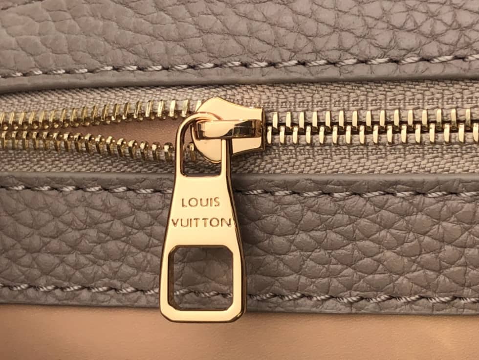 Louis Vuitton Capucines MM Beige M59066 Replica Shoulder Bag