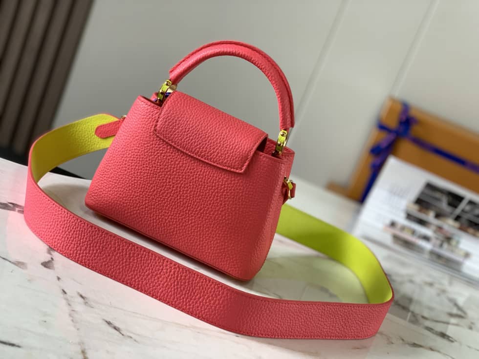 Louis Vuitton Capucines Mini M59440 Replica Shoulder Bag