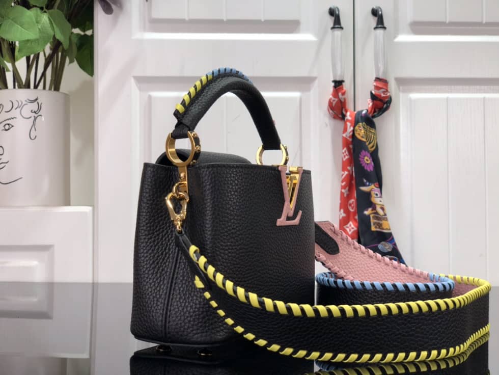 Louis Vuitton Capucines Mini M57945 Replica Shoulder Bag