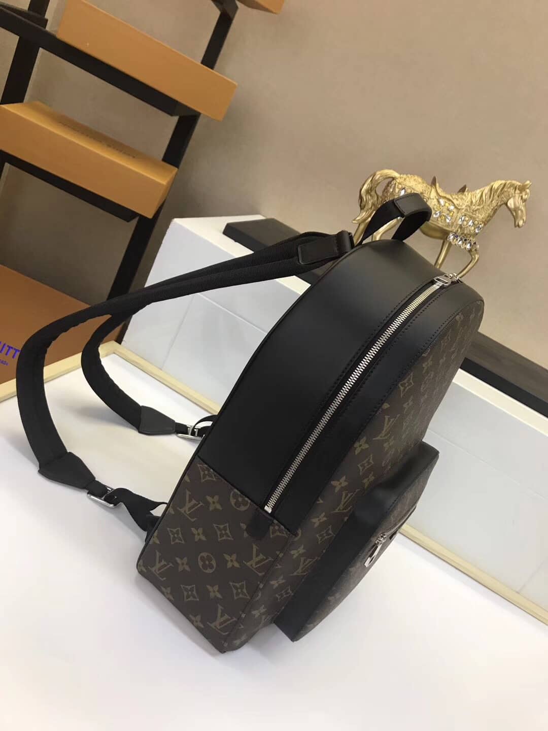 Louis Vuitton Monogram Mens Josh Macaca Replica Rucksack M41530