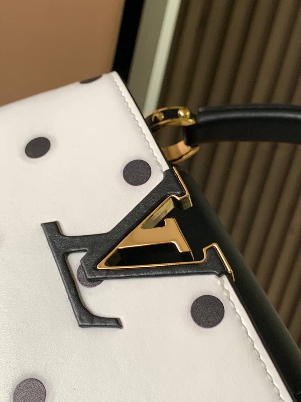 Louis Vuitton Capucines Mini White M20372 Replica Shoulder Bag