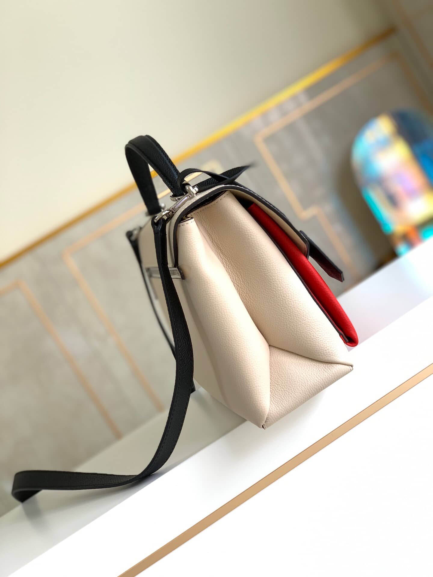 Louis Vuitton Quartz Kabuki My Lockme Bag Replica M53891