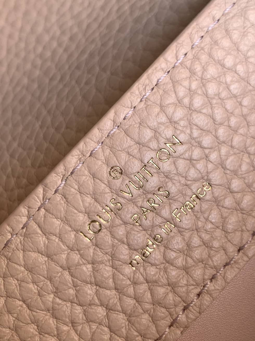 Louis Vuitton Capucines Mini M59253 Replica Crossbody Bag