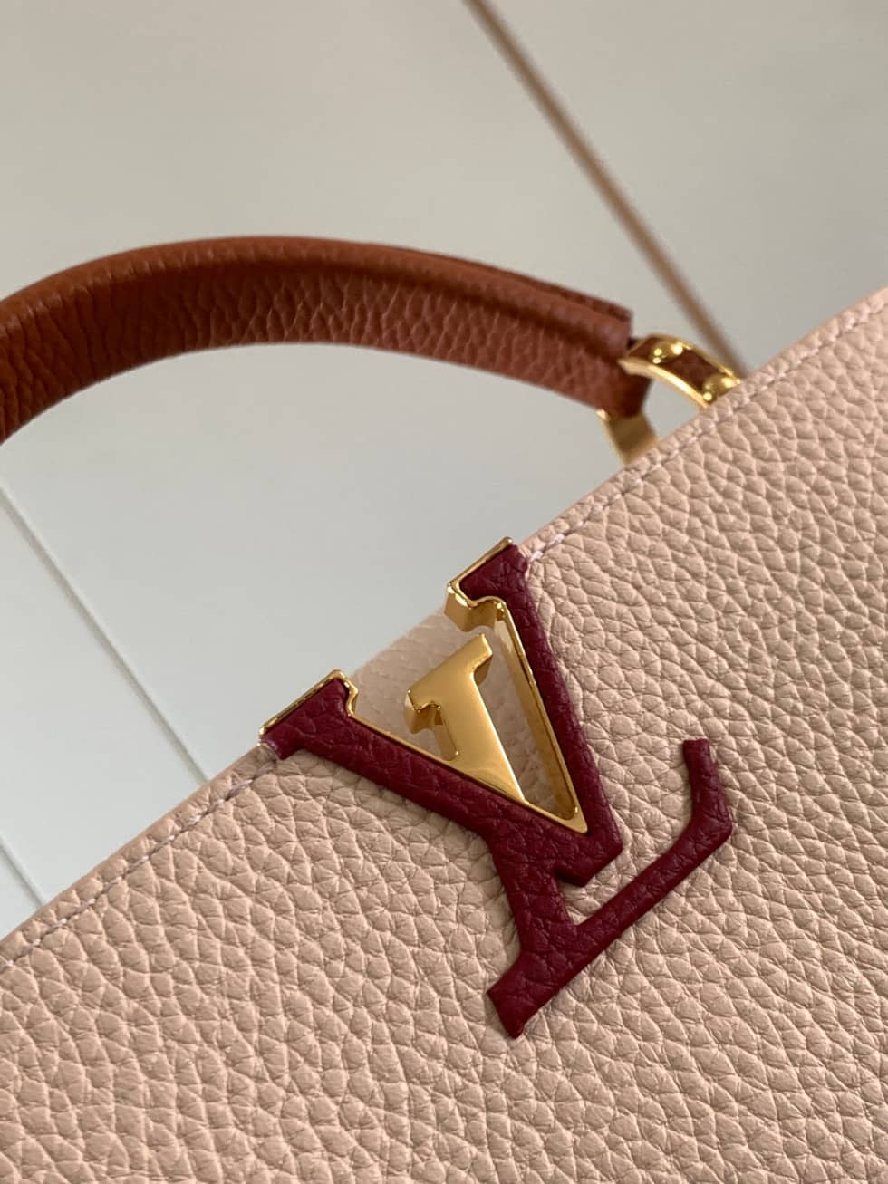 Louis Vuitton Capucines Taurillon Leather Shoulder Bag Replica