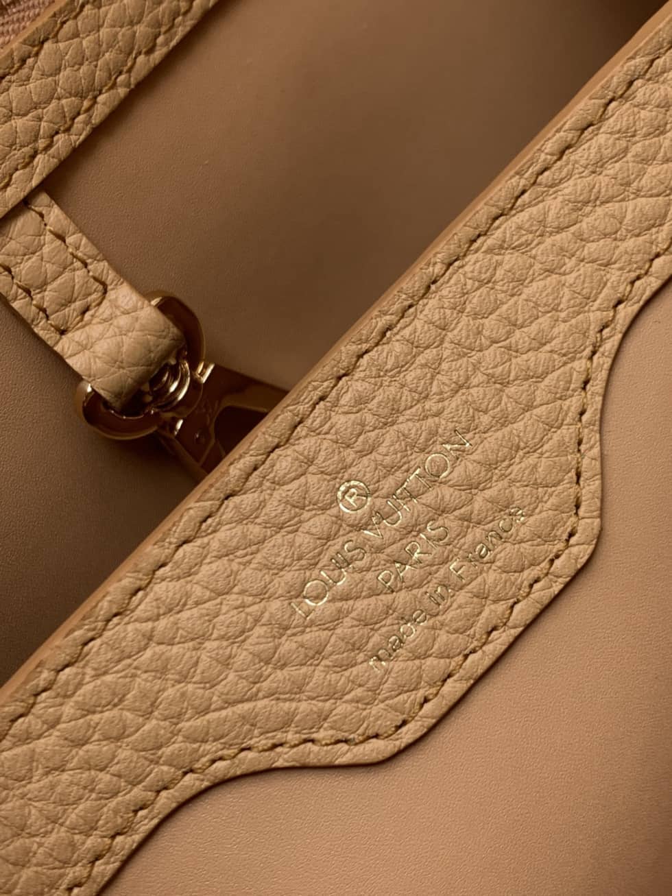 Louis Vuitton Capucines BB Cruise M59267 Replica Crossbody Bag