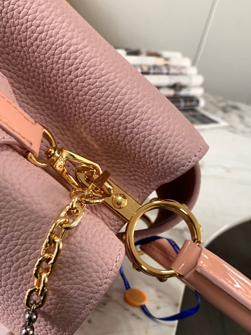 Louis Vuitton Capucines MM Pink M59209 Replica Crossbody Bag