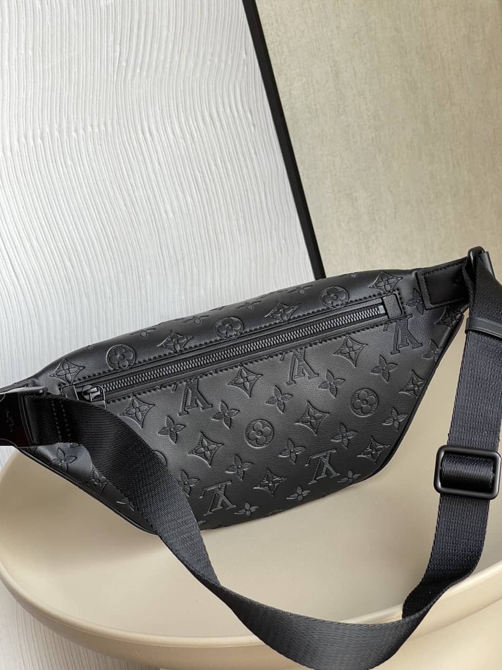 Louis Vuitton Discovery Bumbag PM Monogram Shadow Black M46036 Replica Belt Bag