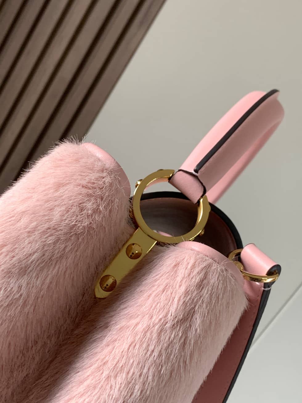 Louis Vuitton Capucines MM 2way Hand Pink M42258 Replica Crossbody Bag