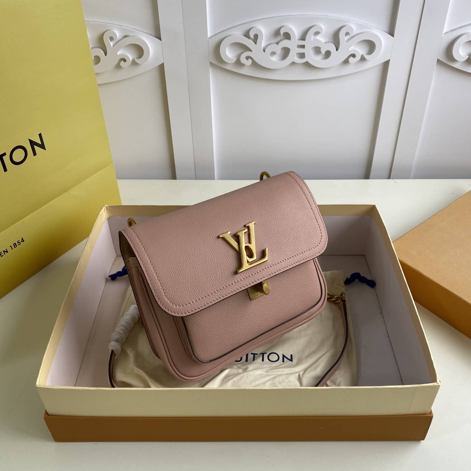 Louis Vuitton Lockme Chain PM Replica Bag Pink M57073