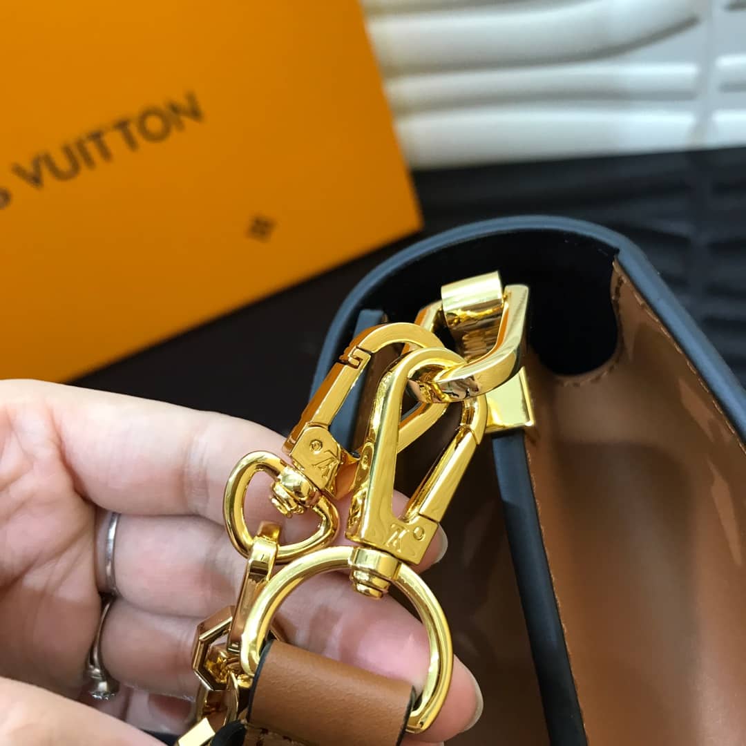 Louis Vuitton Monogram MM Reverse Dauphine Shoulder Bag Replica M44391