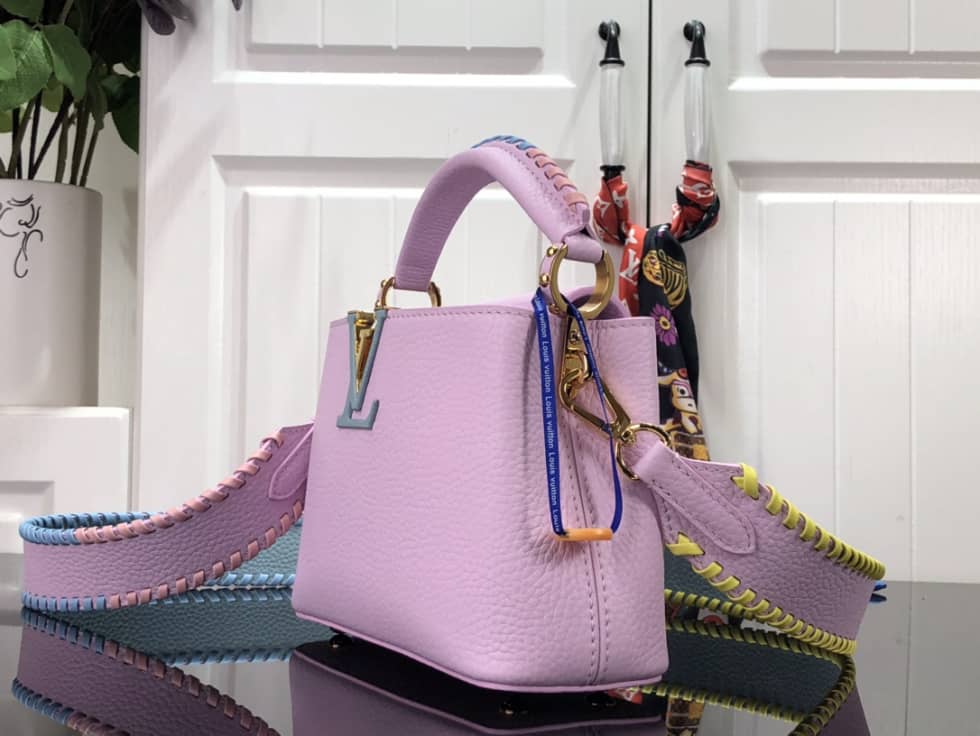 Louis Vuitton Capucines Mini M57945 Replica Shoulder Bag