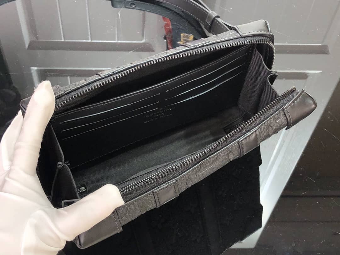 Louis Vuitton Soft Trunk Replica Wallet Black M30697