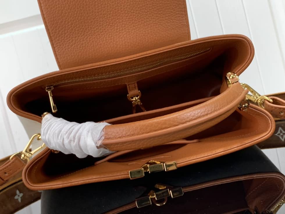 Louis Vuitton Capucines MM M59872 Replica Shoulder Bag