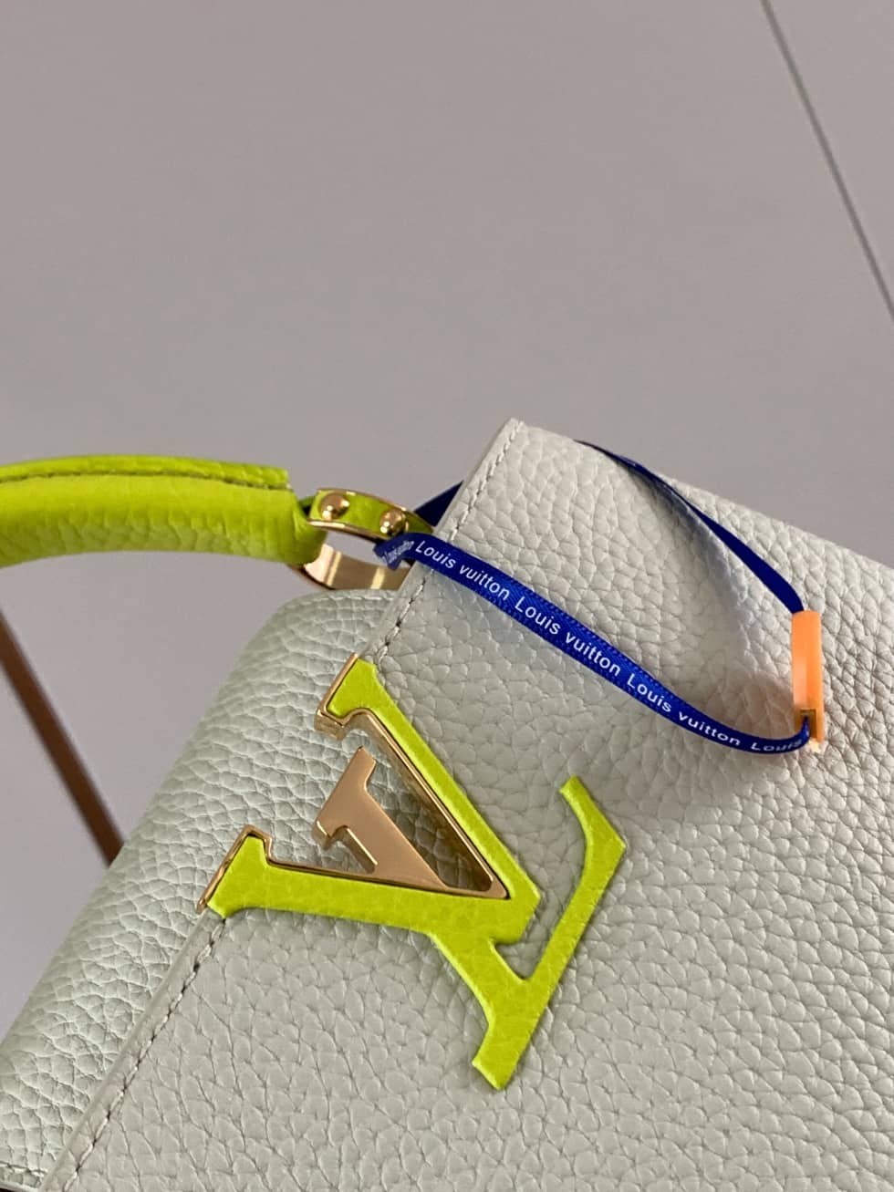 Louis Vuitton Capucines Mini M59440 Replica Shoulder Bag